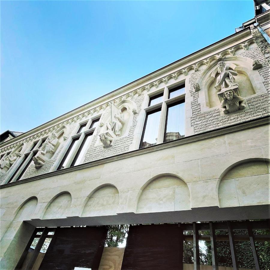 Charme de l'ancien pour cet appartement entièrement rénové dans l'hypercentre de Reims Extérieur photo
