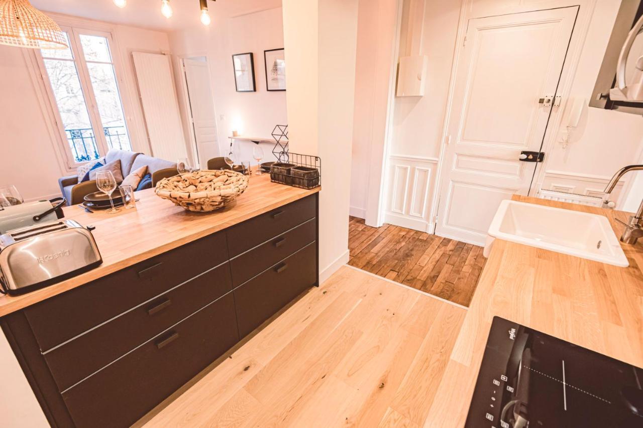 Charme de l'ancien pour cet appartement entièrement rénové dans l'hypercentre de Reims Extérieur photo