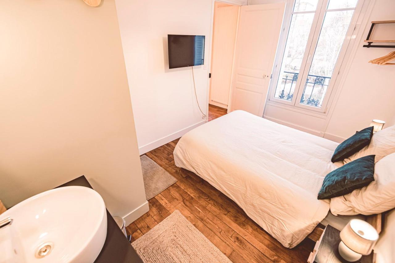 Charme de l'ancien pour cet appartement entièrement rénové dans l'hypercentre de Reims Extérieur photo