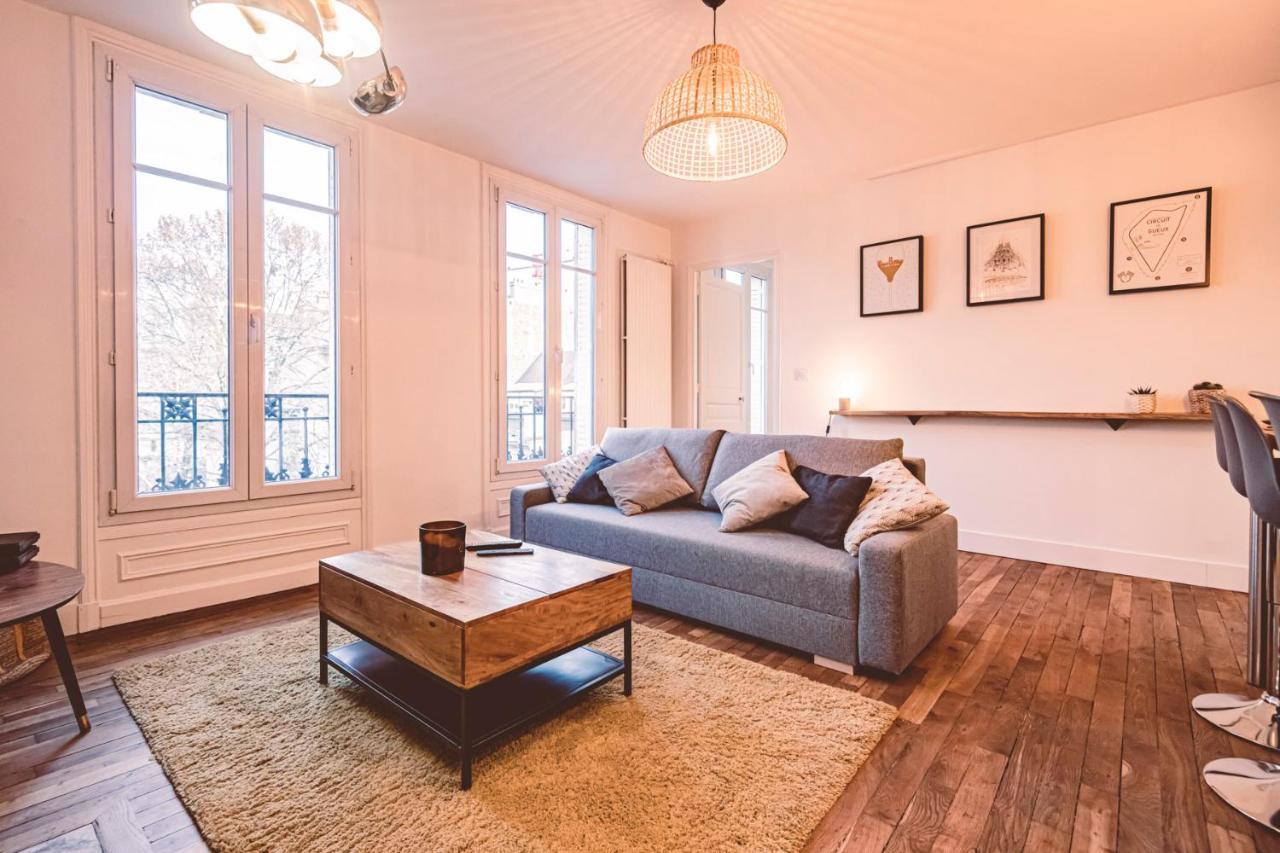 Charme de l'ancien pour cet appartement entièrement rénové dans l'hypercentre de Reims Extérieur photo